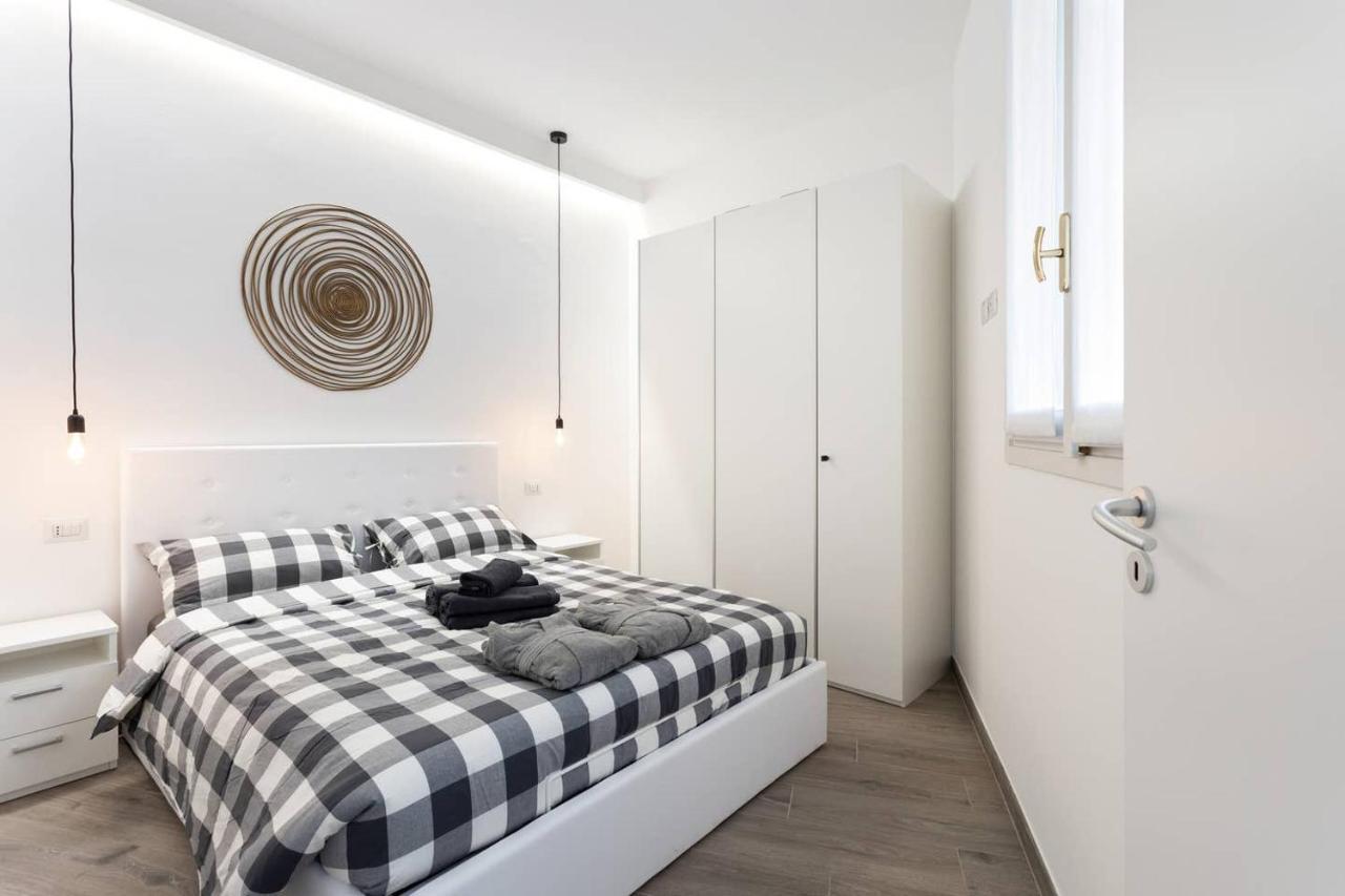 Appartement Modern And New Flat In Duomo Area à Milan Extérieur photo